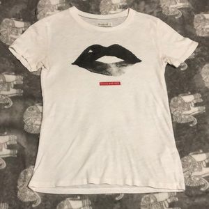 Women’s t shirt